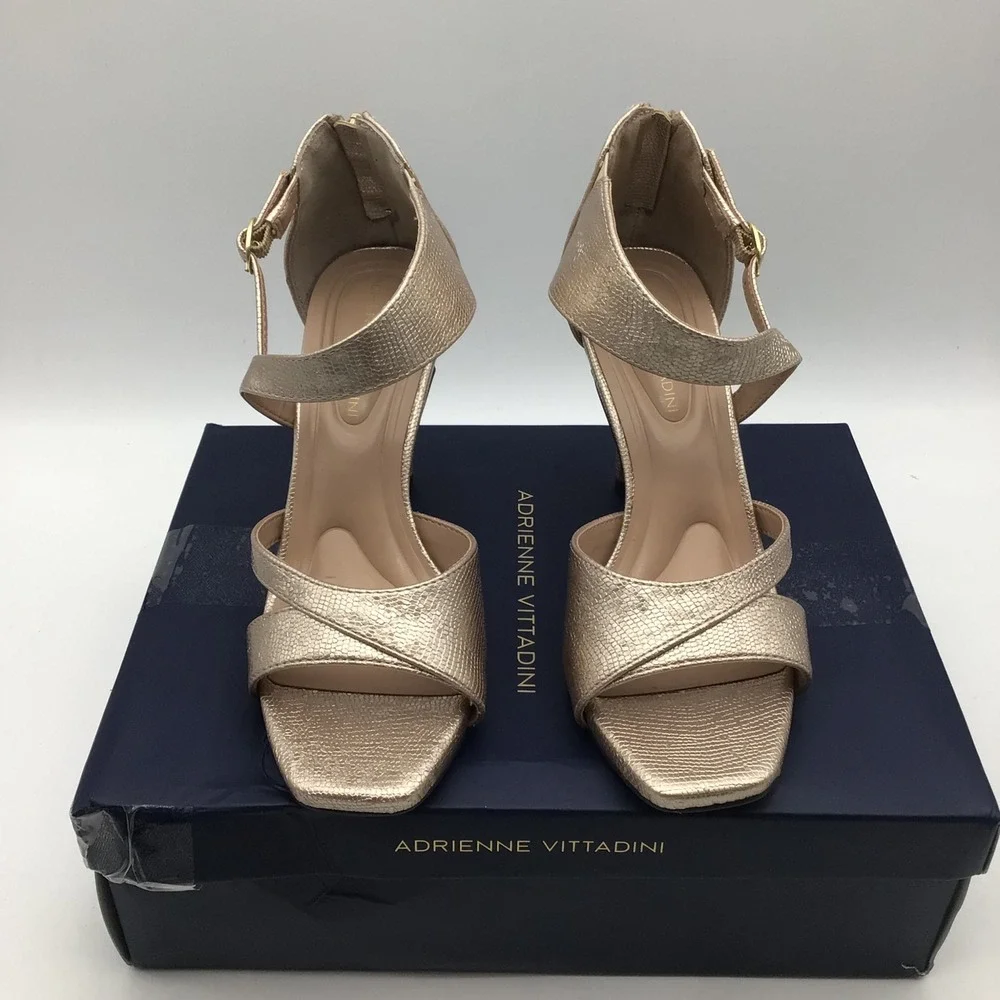 Adrienne‎ Vittadini Xciting Platino Metallic Lizard Print Heels Size 7.5 M NEW